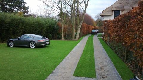 Allée en gazon artificiel avec sentier de jardin durci, à Duffel